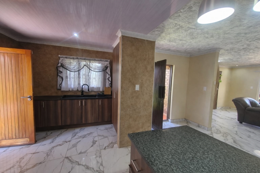 To Let 4 Bedroom Property for Rent in Kathu Northern Cape